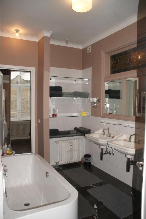 One Room Oostende Phòng bức ảnh